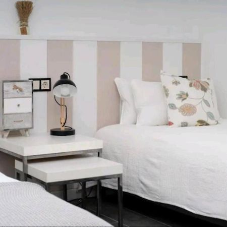 Stylish & Fully Furnished 3 Bedrooms Flat -4 Min Walk To Beautiful Beach لقنت المظهر الخارجي الصورة