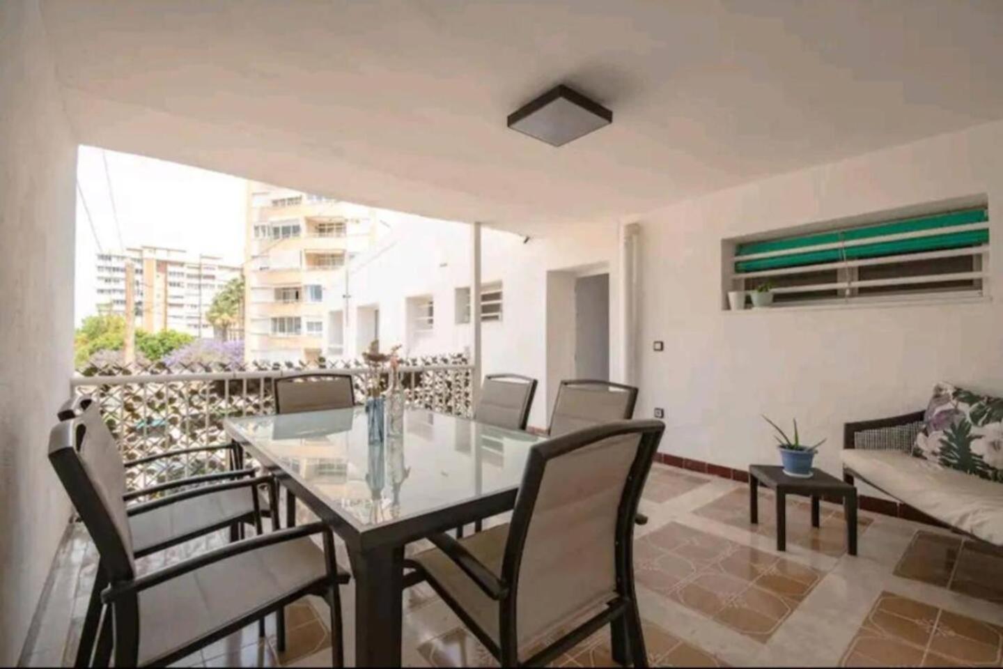 Stylish & Fully Furnished 3 Bedrooms Flat -4 Min Walk To Beautiful Beach لقنت المظهر الخارجي الصورة