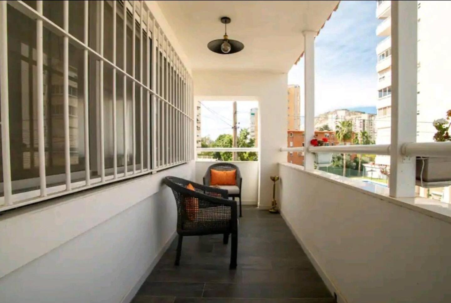 Stylish & Fully Furnished 3 Bedrooms Flat -4 Min Walk To Beautiful Beach لقنت المظهر الخارجي الصورة